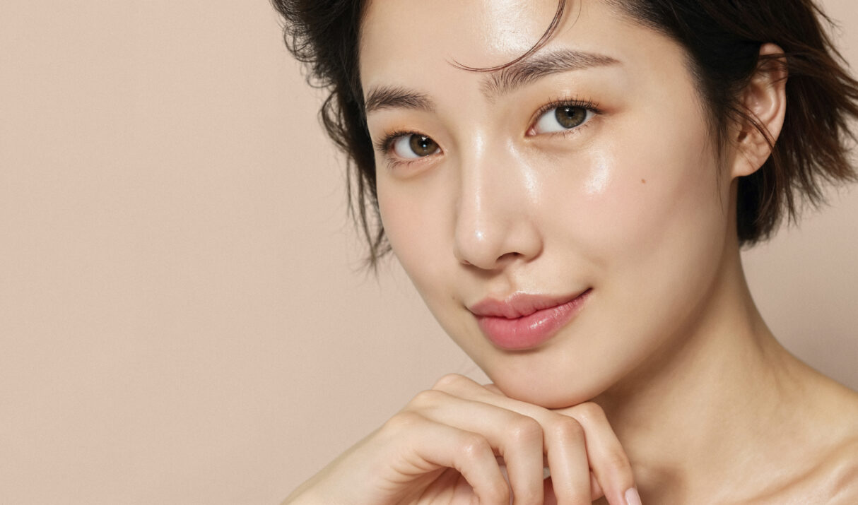 5 Habits for Glowing Skin Between Clinic Visits